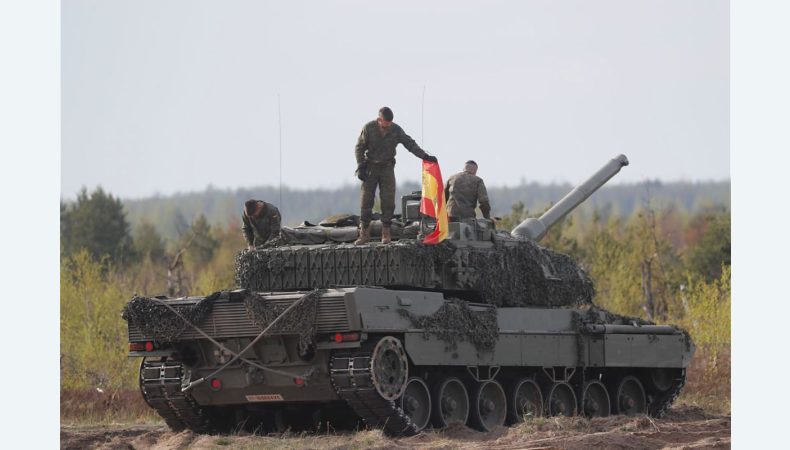 Испания готова поставить Украине зенитно-ракетные комплексы и боевые танки «Леопард»