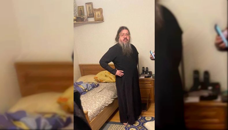 Скандал у Чернівцях: секретаря єпархії УПЦ мп застали у ліжку з оголеним хлопцем (ФОТО)