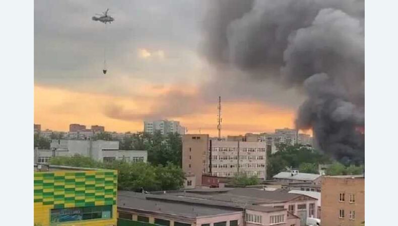 У москві пожежа на колишньому машинобудівному заводу Торос