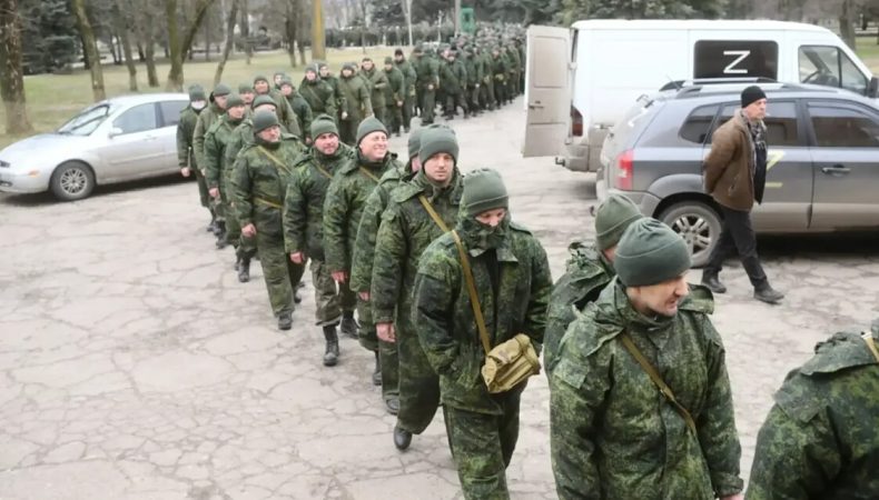 В одному з російських сіл воювати забрали всіх чоловіків