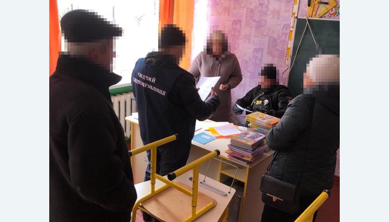 На Харківщині поліція затримала двох освітян-колаборантів