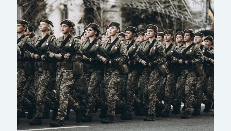 Зеленський підписав закон про добровільний порядок взяття жінок на військовий облік
