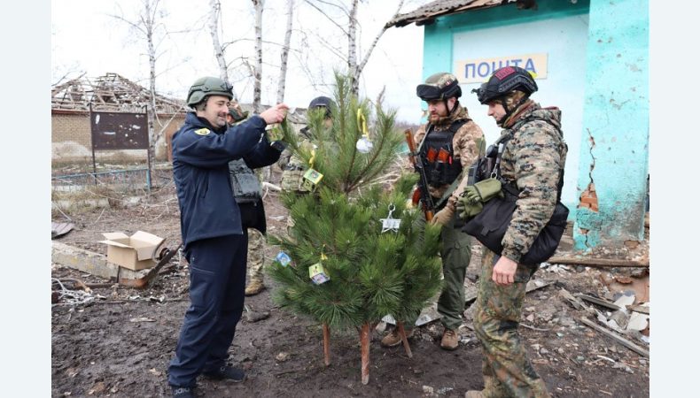 Гайдай показав головну ялинку Луганської області в цьому році