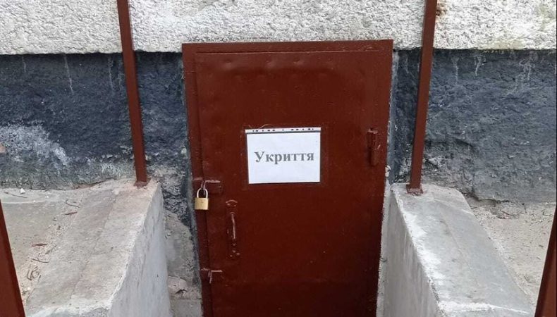Кличко — особа, яка перекладає вину на інших, — експерт про ситуацію з укриттями в Києві