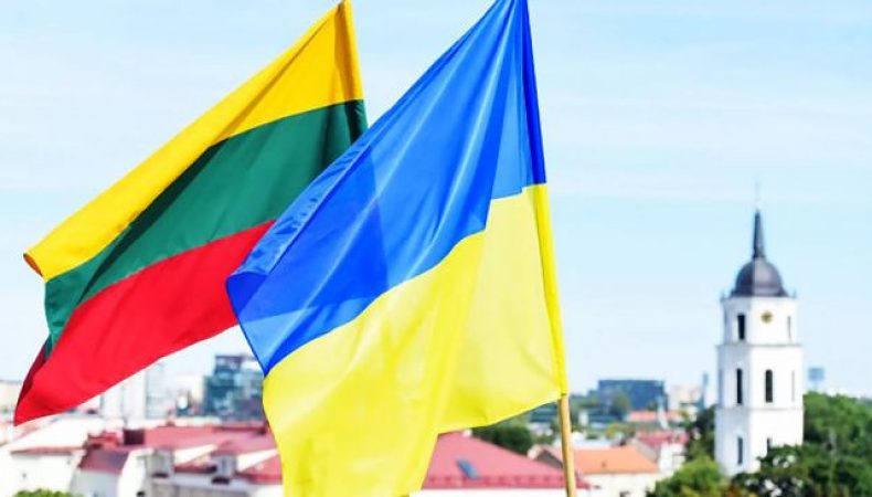 Зеленський обговорив оборонні потреби України з президентом Литви