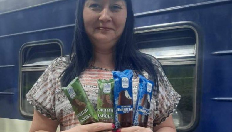 Укрзалізниця розпочала продавати морозиво у поїздах