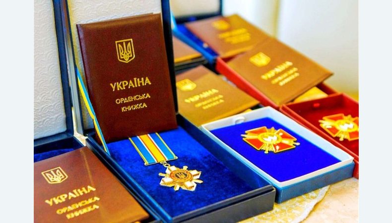 Захисники і Захисниці, які мають особливі заслуги перед Україною, отримуватимуть щомісяця до трьох мінімальних зарплат