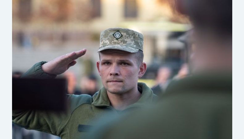 В Україні тепер офіцерське звання можна отримати без вищої освіти