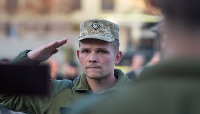 В Україні тепер офіцерське звання можна отримати без вищої освіти