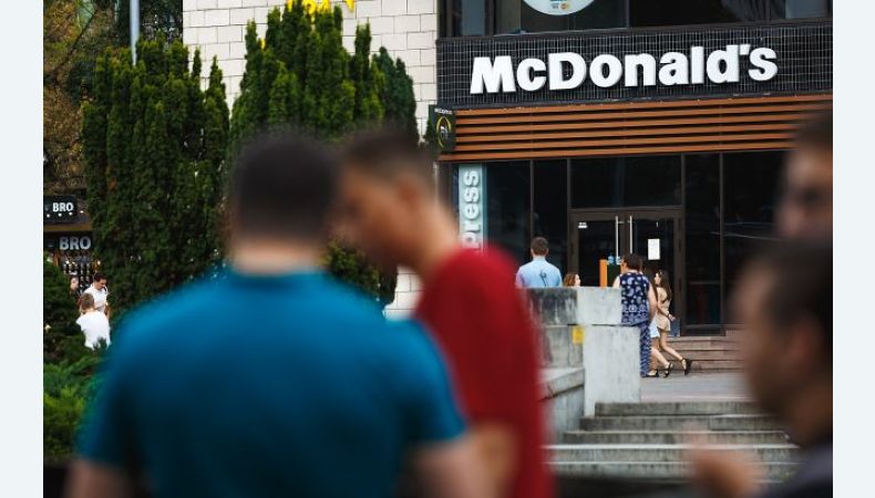 Казахстан підтвердив закриття McDonald’s в країні