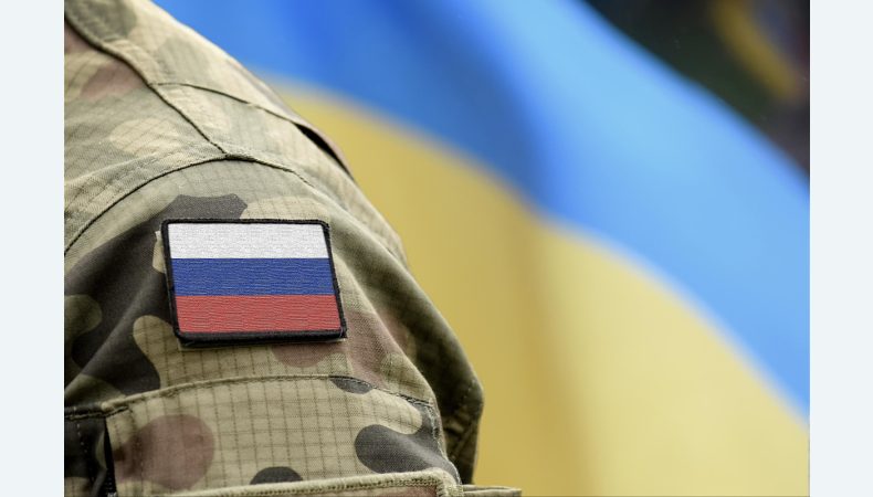 росіян закликають піти на війну в обмін на списання боргів за комуналку