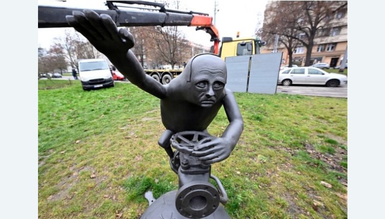 В Чехії поставили скульптуру путіна-гобліна