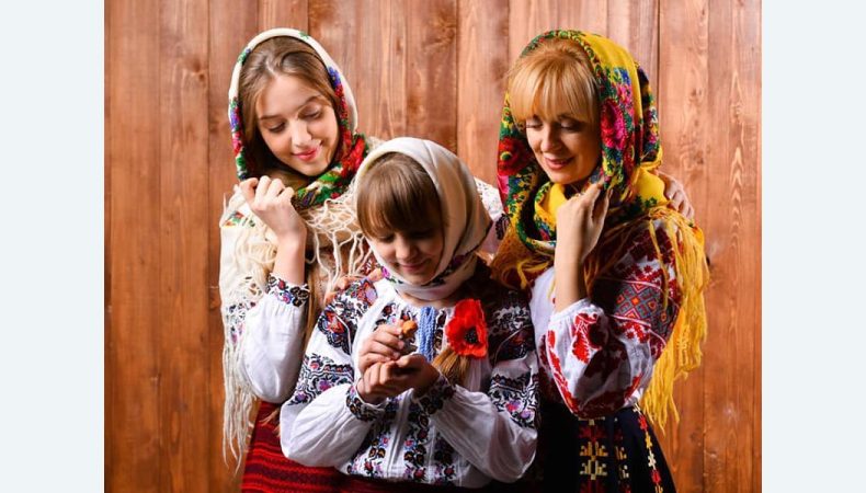 В Україні 7 грудня святкують Всесвітній день української хустки
