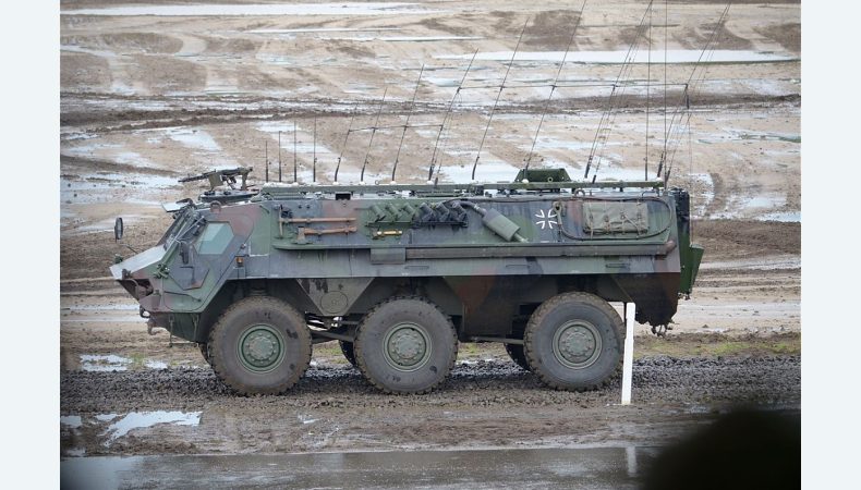 Чому Німеччина відмовилися передавати Україні 200 БТР Fuchs