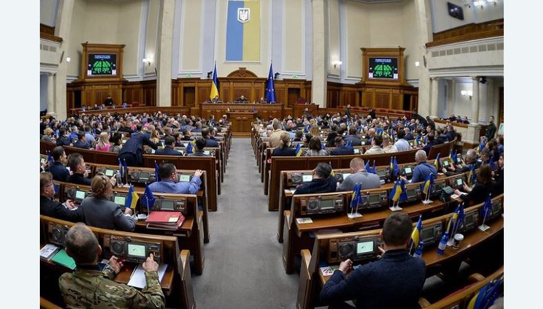 Нардепи та чиновники шукають завчано шляхи відходу