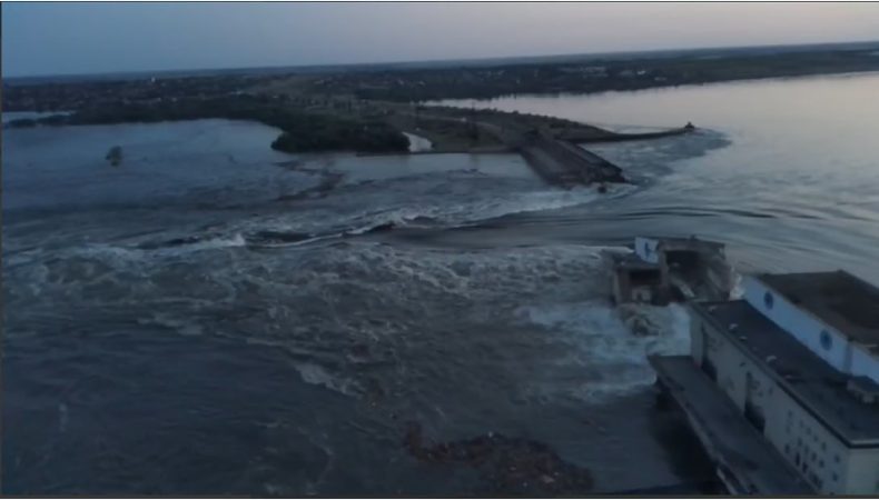 Окупанти підірвали Каховську ГЕС