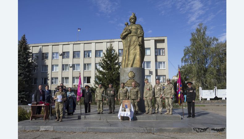 Пам’ятник Хмельницькому на його малій батьківщині