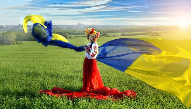 Українці мають зрозуміти, що їхня культура не сільська і не меншовартісна, бо будь-яку культуру, зокрема культуру сільських націй творить інтелігенція − Роксана Харчук