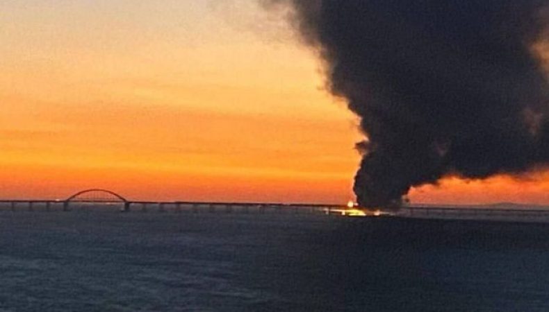 В рф назвали свою версію пожежі на Кримському мості
