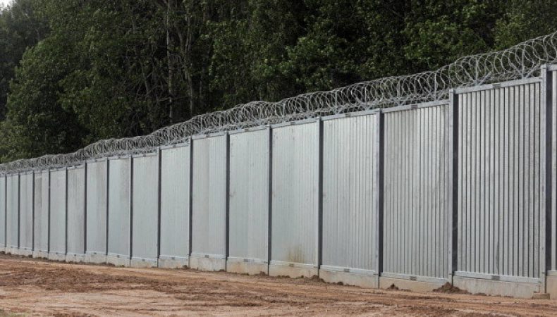 Польща встановила понад 100 кілометрів електробар'єра на кордоні з білоруссю
