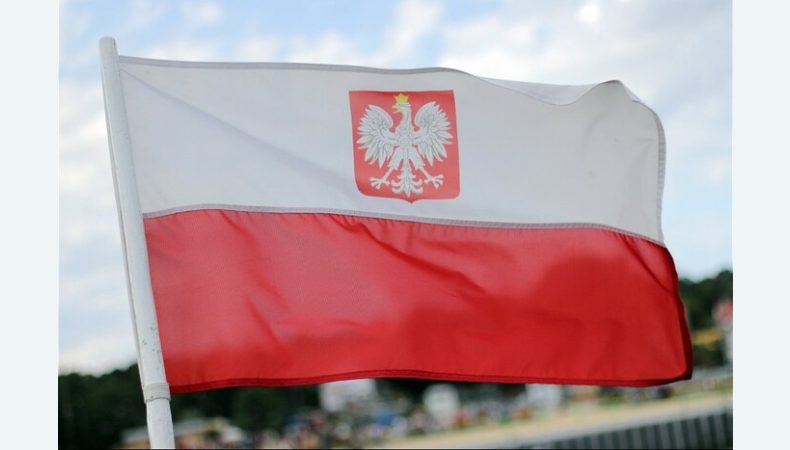 Польща закликає своїх громадян покинути рф: подробиці