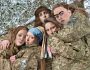 Французька художниця Фанні Левальє Лафон створює колажі, присвячені війні в Україні