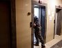 В Киеве у беременной начались схватки в заблокированном лифте